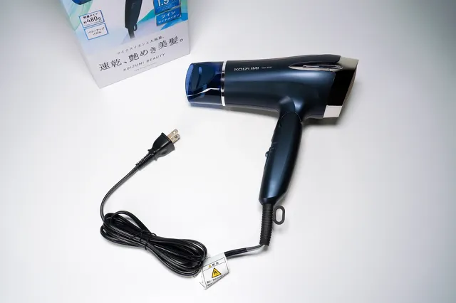 ドライヤー KOIZUMI KHD9330A